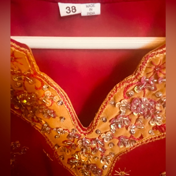 Red dress - Picture 2 of 5